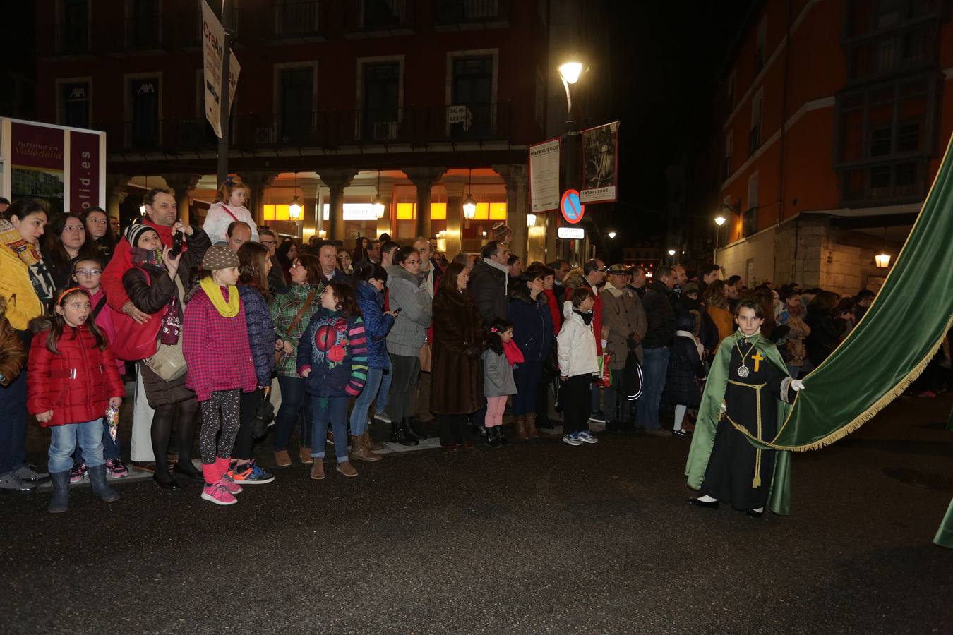 Si estuviste en la Procesión del Rosario del Dolor, búscate en la fotos (1/2)