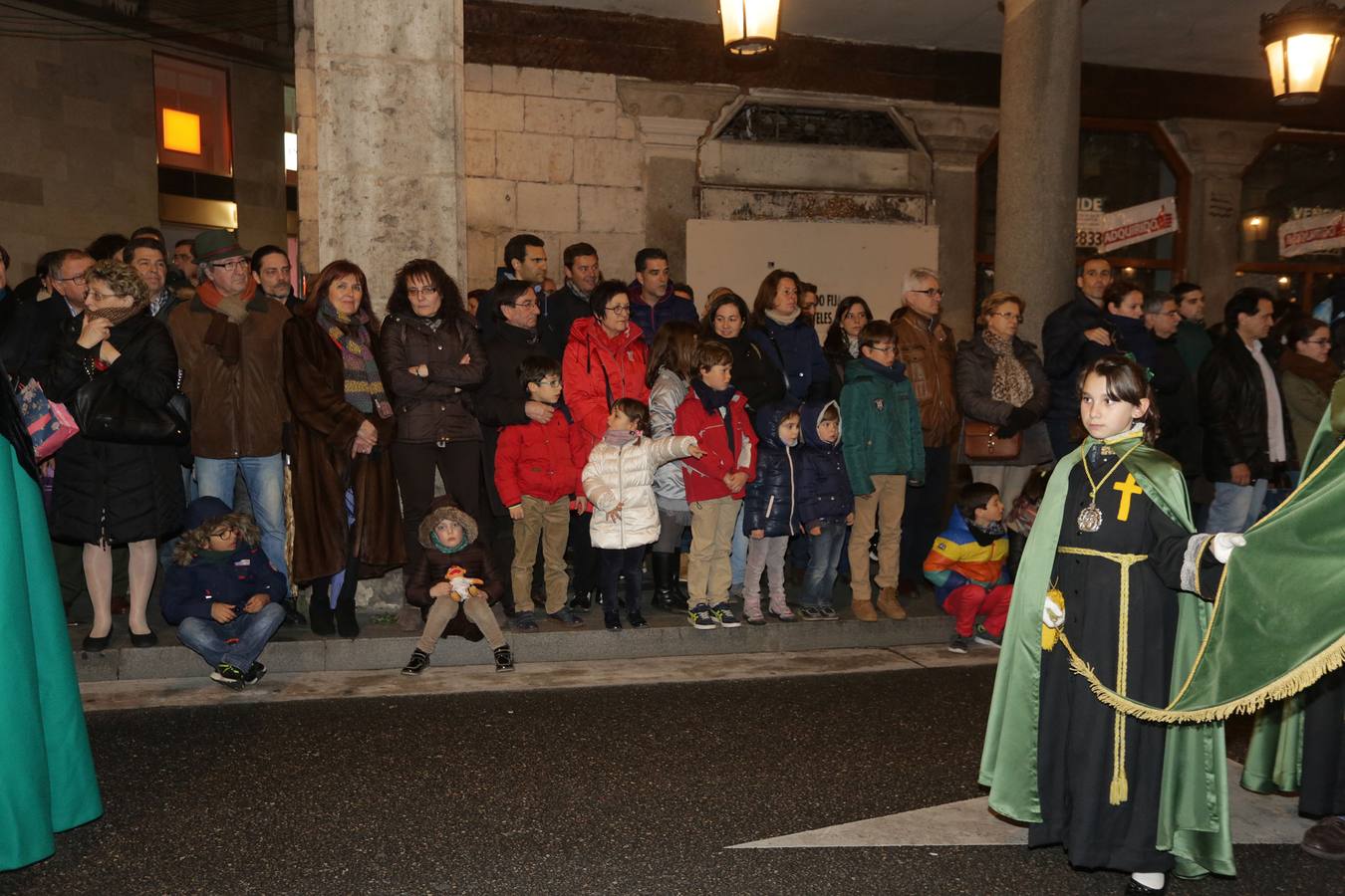 Si estuviste en la Procesión del Rosario del Dolor, búscate en la fotos (1/2)