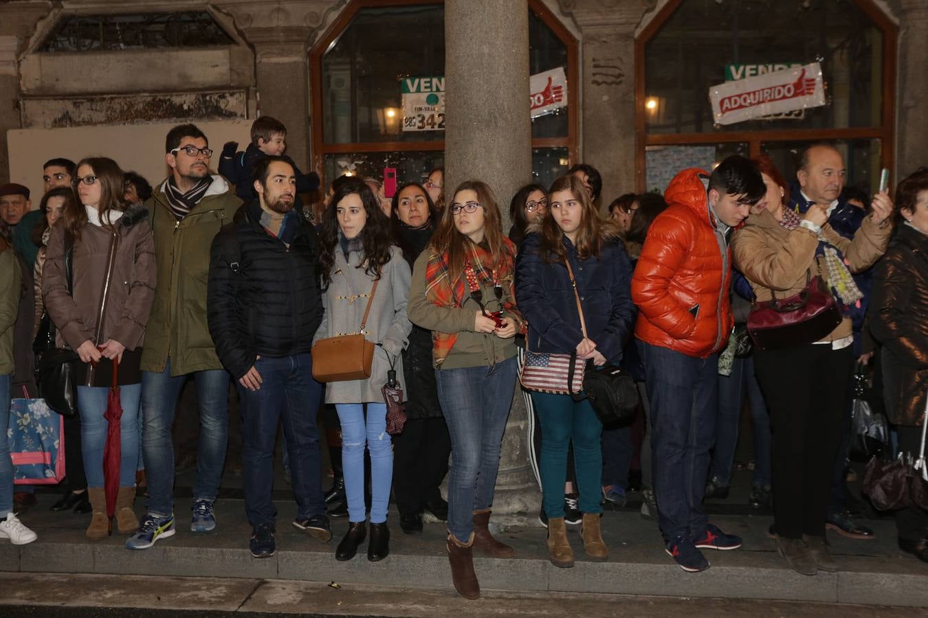 Si estuviste en la Procesión del Rosario del Dolor, búscate en la fotos (1/2)