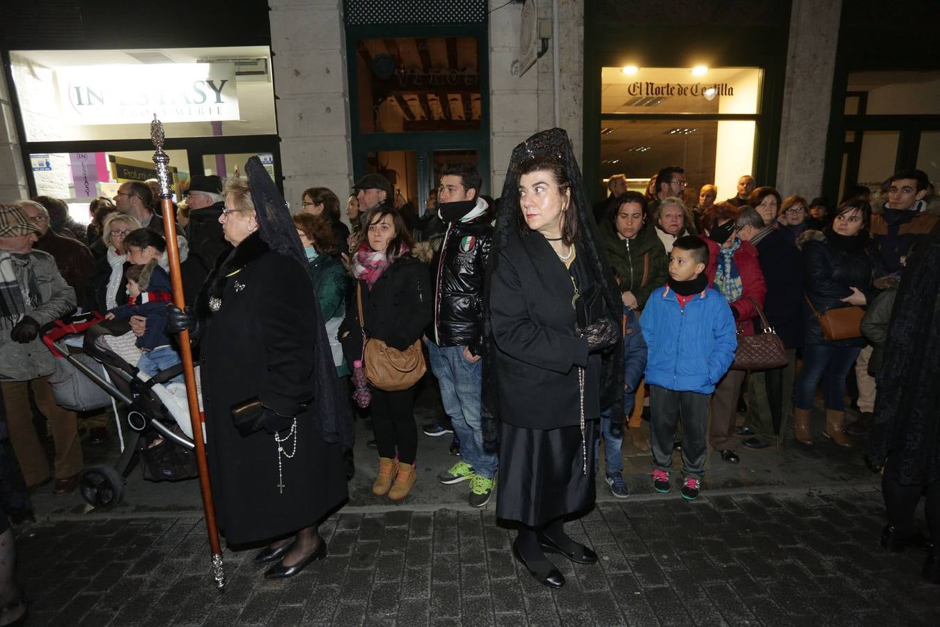 Si estuviste en la Procesión del Rosario del Dolor, búscate en la fotos (2/2)