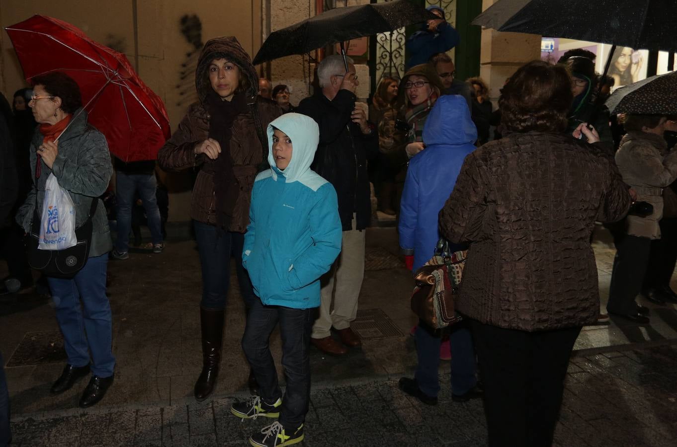 Si estuviste en la Procesión del Rosario del Dolor, búscate en la fotos (2/2)