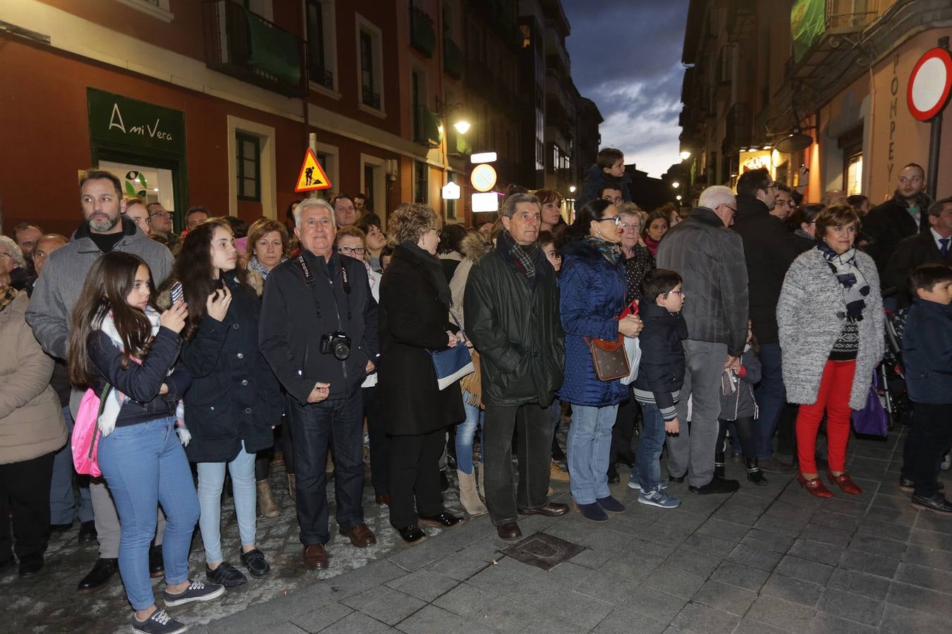 Si estuviste en la Procesión del Rosario del Dolor, búscate en la fotos (2/2)