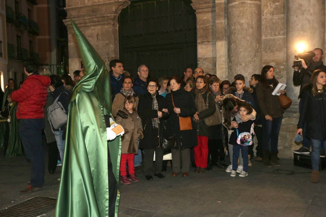 Si estuviste en la Procesión del Rosario del Dolor, búscate en la fotos (2/2)