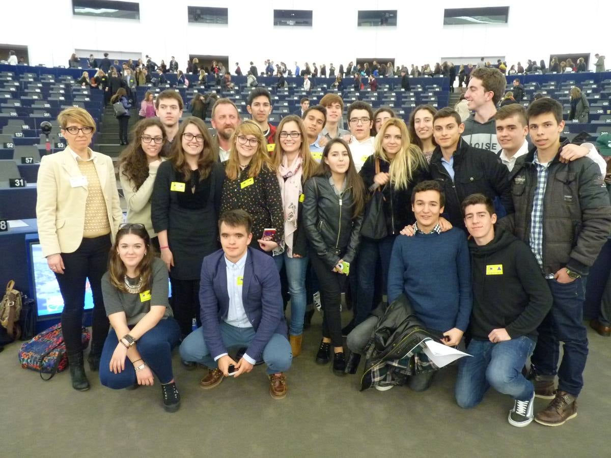 Alumnos del IES Pinar de la Rubia participan en el encuentro Euroscola en Estrasburgo