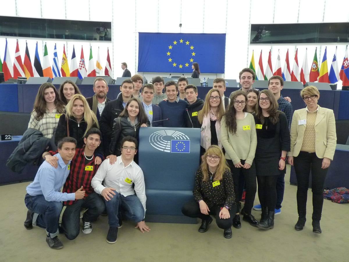 Alumnos del IES Pinar de la Rubia participan en el encuentro Euroscola en Estrasburgo