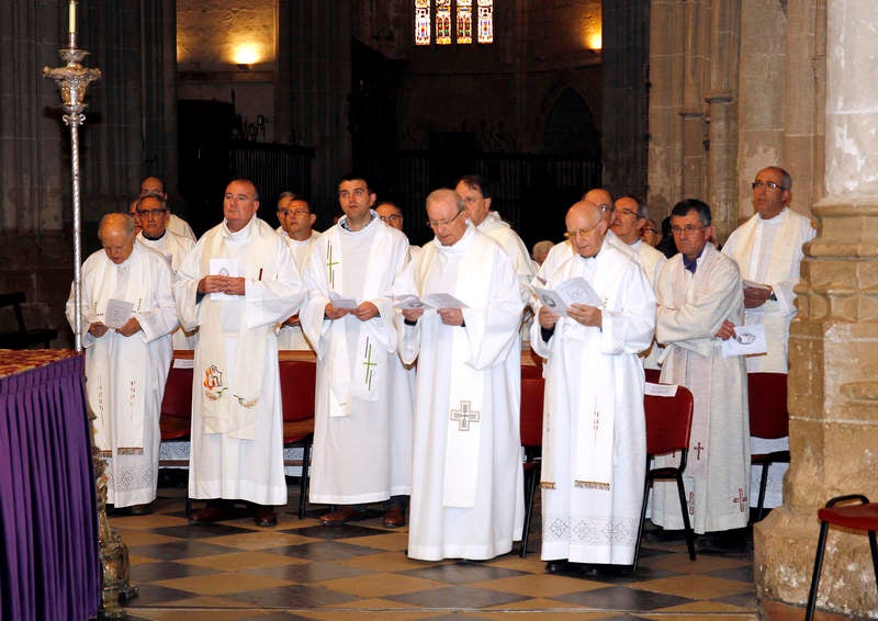 Misa Crismal en la catedral de Palencia