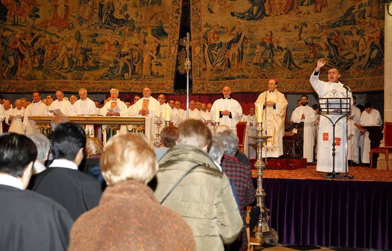 Misa Crismal en la catedral de Palencia
