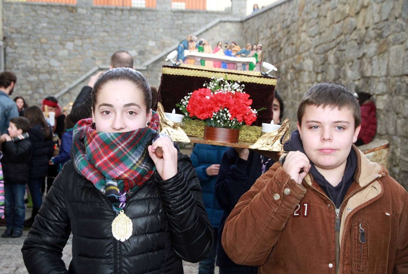 Procesión de la Pasión de Jesucristo por los niños del barrio de  San José de Segovia