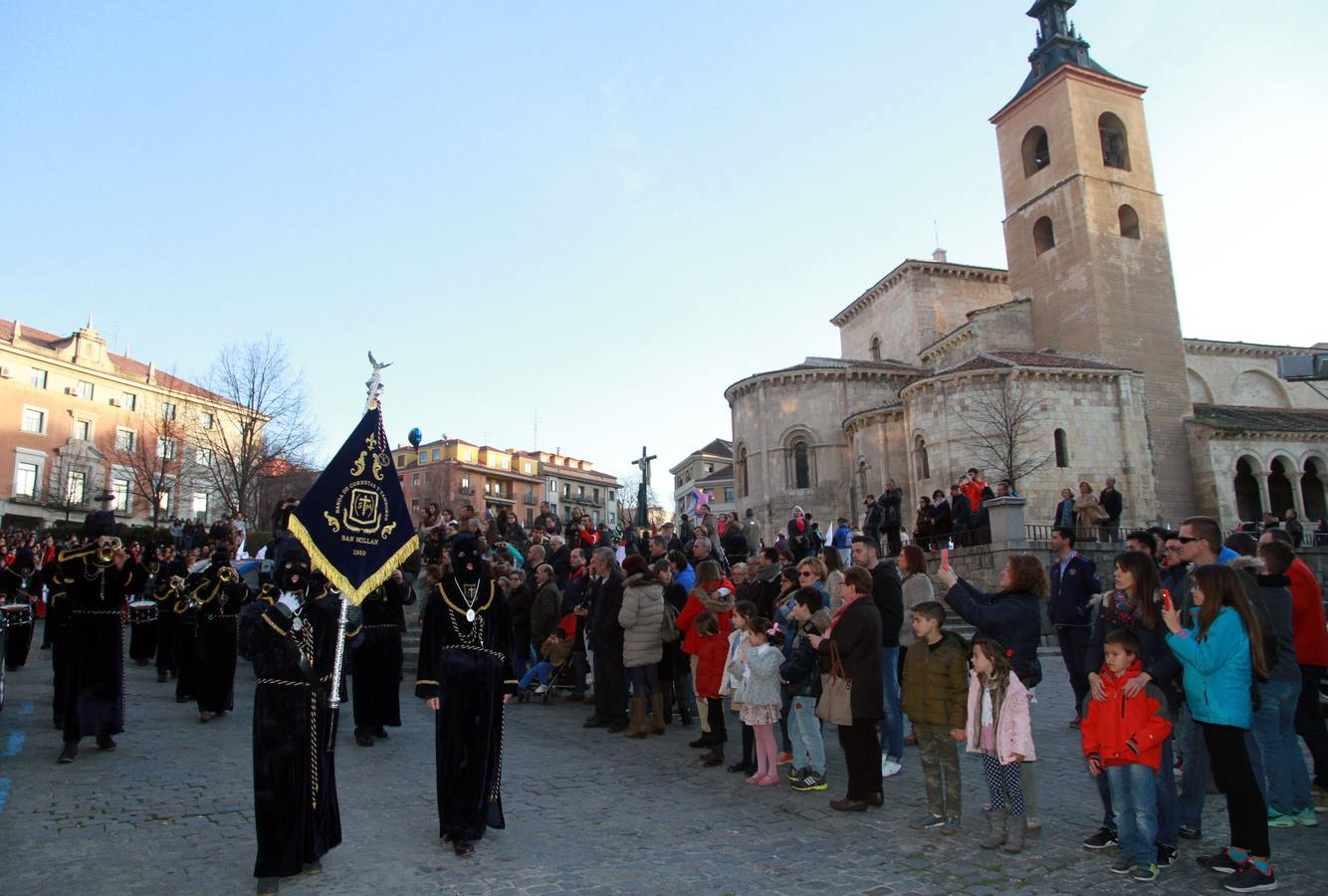Procesión de Nuestra Señora de la Soledad al Pie de la Cruz y del Santísimo Cristo en su Última Palabra en Segovia