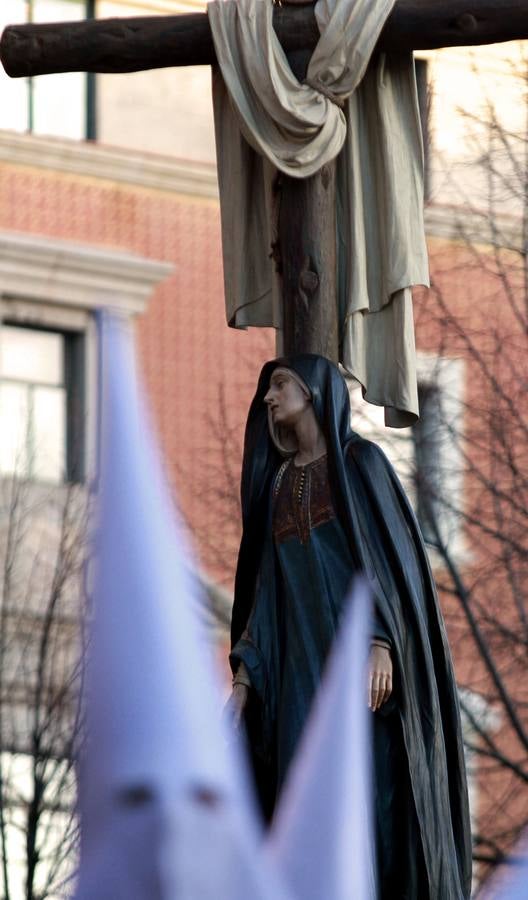 Procesión de Nuestra Señora de la Soledad al Pie de la Cruz y del Santísimo Cristo en su Última Palabra en Segovia