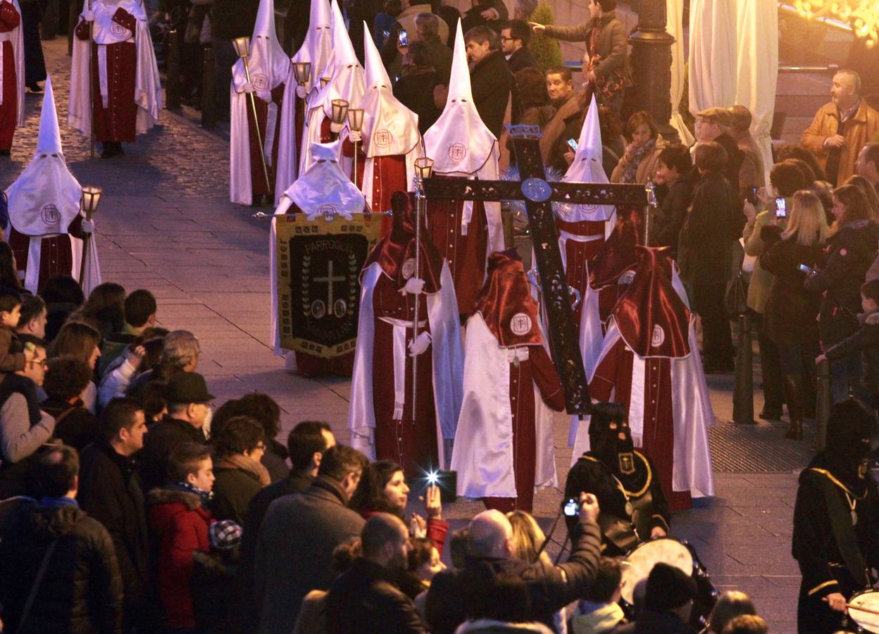 Procesión de Nuestra Señora de la Soledad al Pie de la Cruz y del Santísimo Cristo en su Última Palabra en Segovia