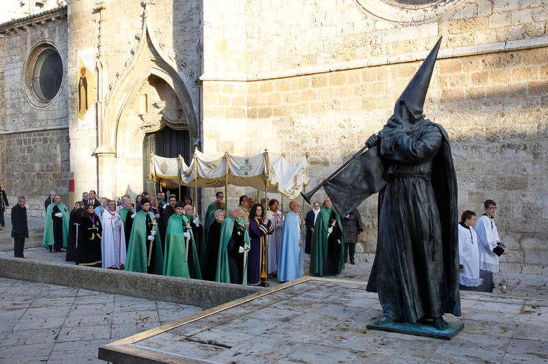 Procesión del Rompimiento del Velo en Palencia