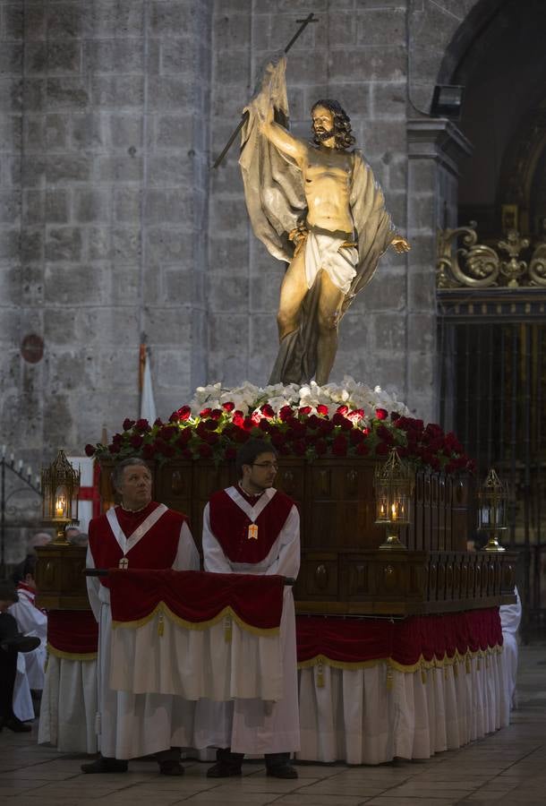Encuentro de Jesús Resucitado con la Virgen de la Alegría en Valladolid