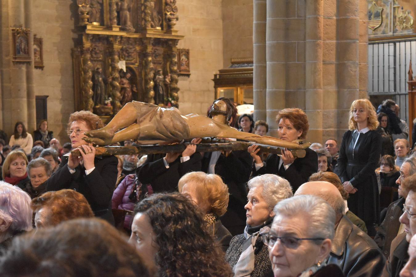 Aguilar de Campoo representa la muerte de Jesús a través de La Arbolada