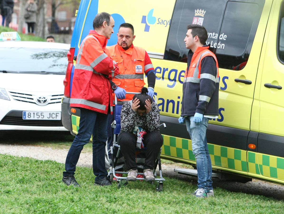 Los bomberos de Ponferrada buscan a un niño que fue arrastrado por las aguas del río Sil