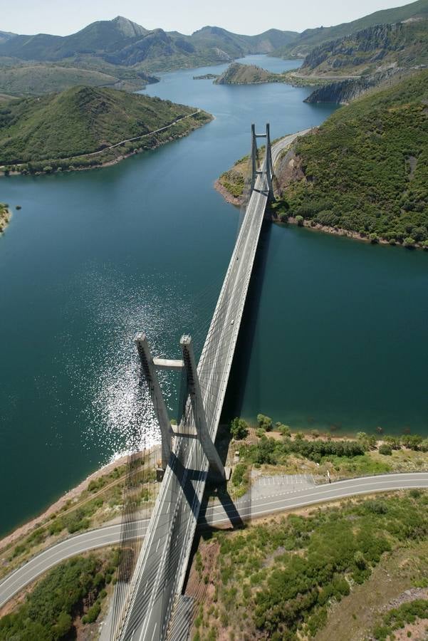 Pantano de Barrios de Luna.