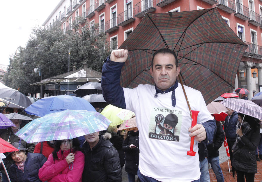Manifestación en Valladolid contra el cierre de Lauki y Dulciora