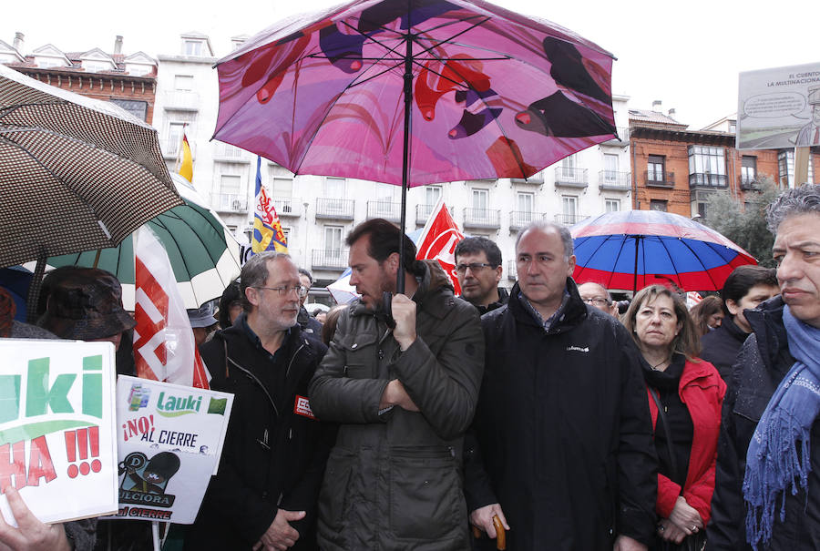 Manifestación en Valladolid contra el cierre de Lauki y Dulciora