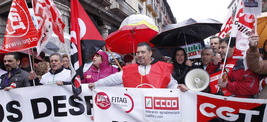 Manifestación en Valladolid contra el cierre de Lauki y Dulciora