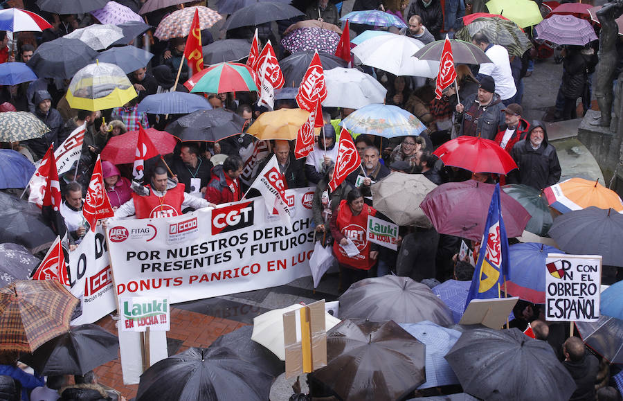 Manifestación en Valladolid contra el cierre de Lauki y Dulciora