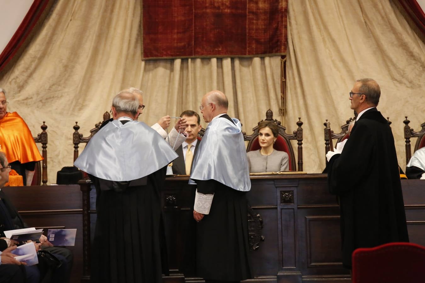 Los Reyes presiden en Salamanca la investidura honoris causa de Víctor García de la Concha y José Narro (1/2)