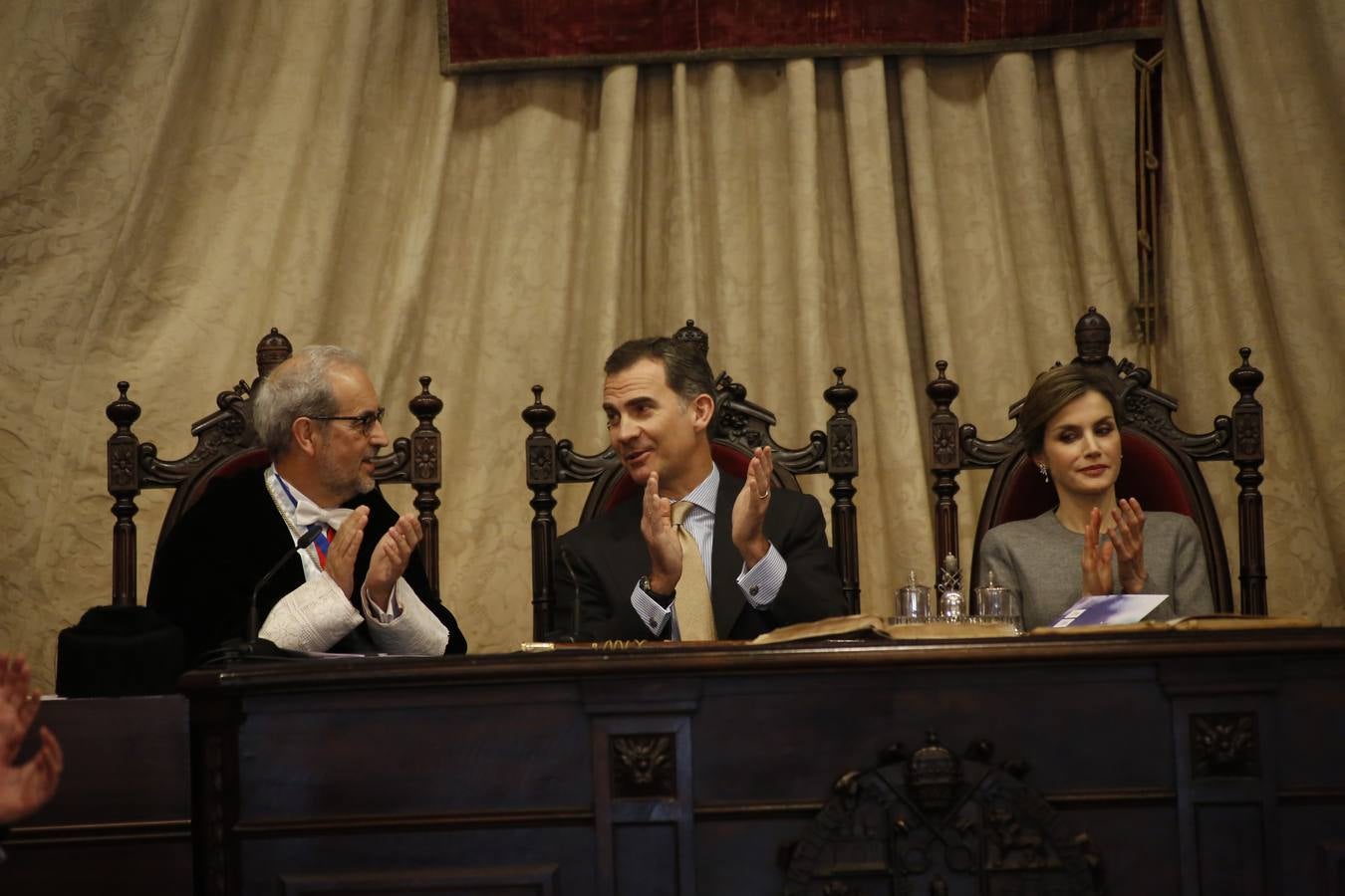 Los Reyes presiden en Salamanca la investidura honoris causa de Víctor García de la Concha y José Narro (1/2)