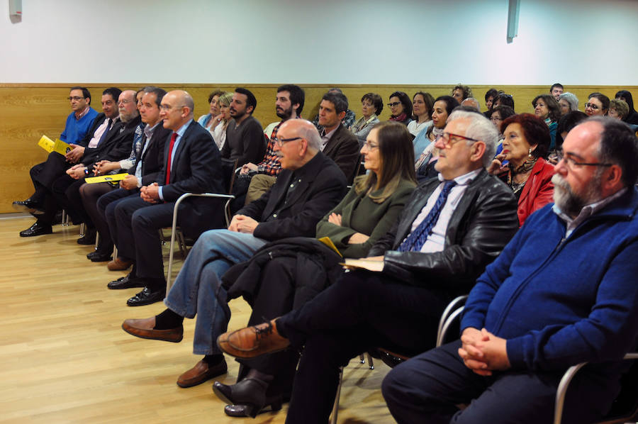 Alonso de Santos en una charla en Urueña sobre Cervantes