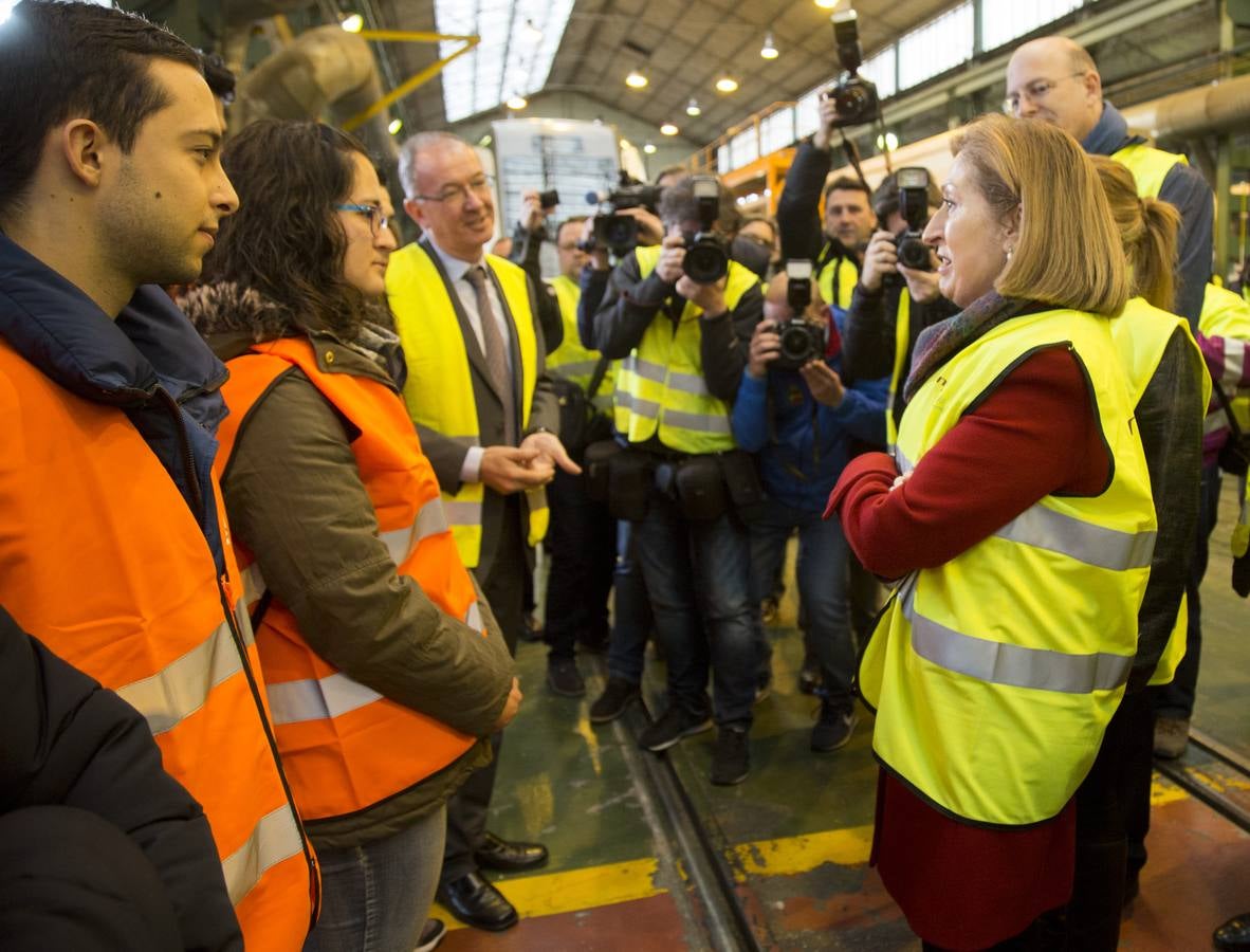 La ministra de Fomento preside en Valladolid la firma de un convenio para impartir un ciclo FP en mantenimiento de material ferroviario