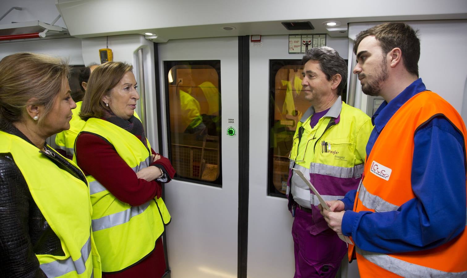 La ministra de Fomento preside en Valladolid la firma de un convenio para impartir un ciclo FP en mantenimiento de material ferroviario