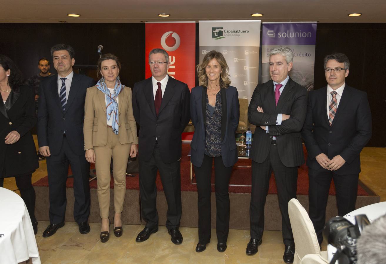 Los exministros Alberto Ruiz Gallardón y Cristina Garmendia participan en el foro empresarial &#039;Diálogos para el desarrollo&#039;