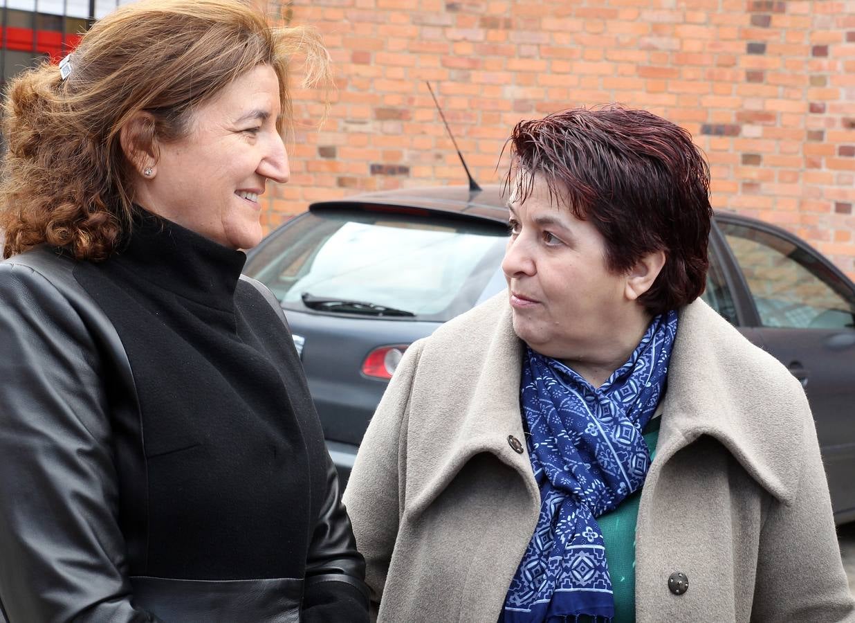 La presidenta de las Cortes, Silvia Clemente, inaugura las nuevas instalaciones de la asociación Amanecer de Segovia