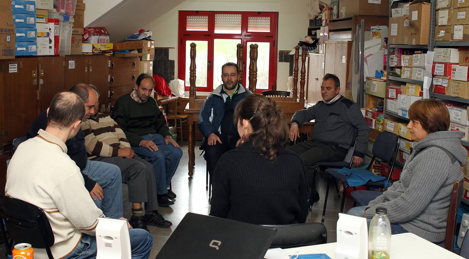 La presidenta de las Cortes, Silvia Clemente, inaugura las nuevas instalaciones de la asociación Amanecer de Segovia