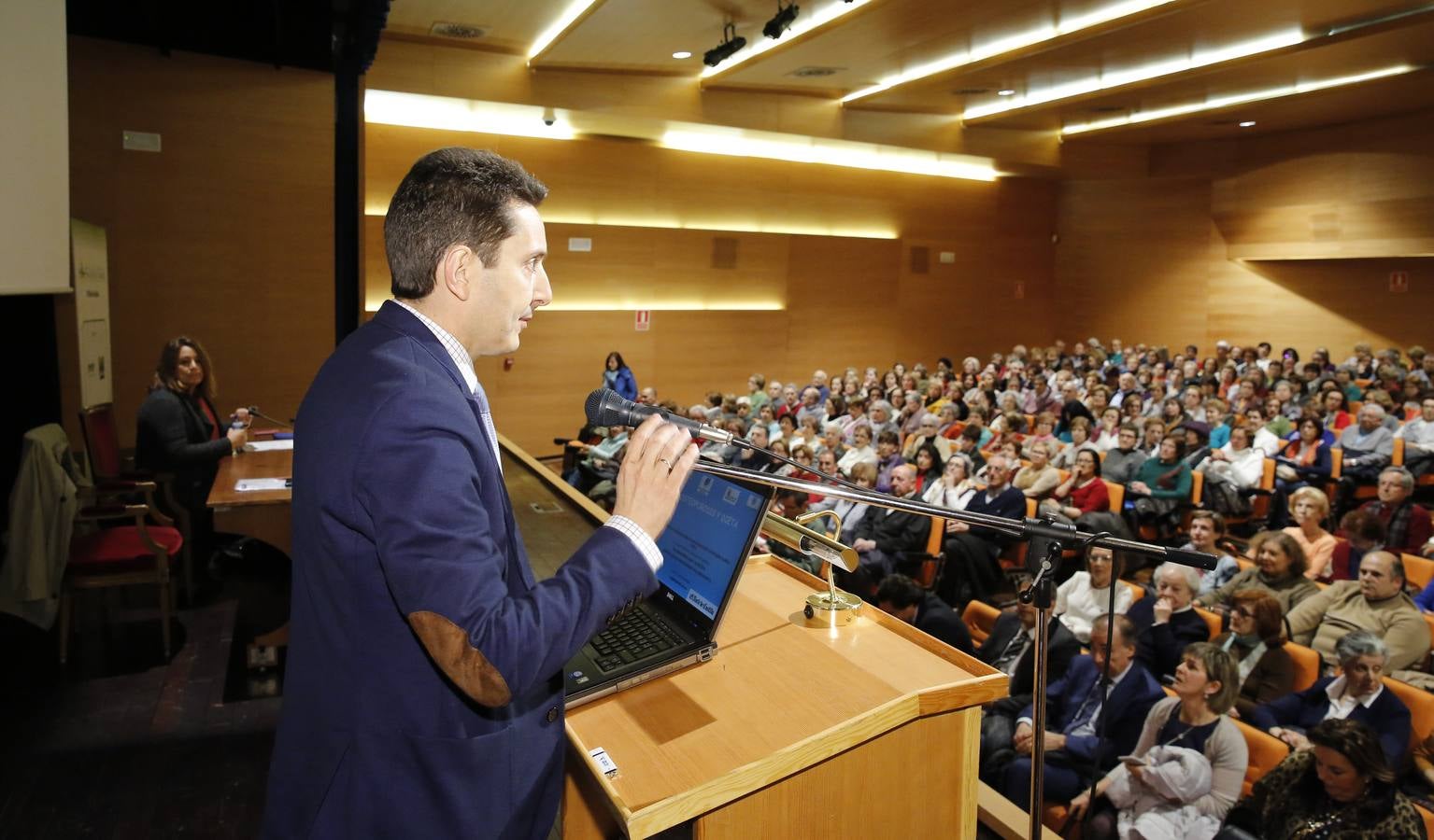 Daniel de Luis habla de la osteoporosis en las Aulas de la Salud de El Norte de Castilla