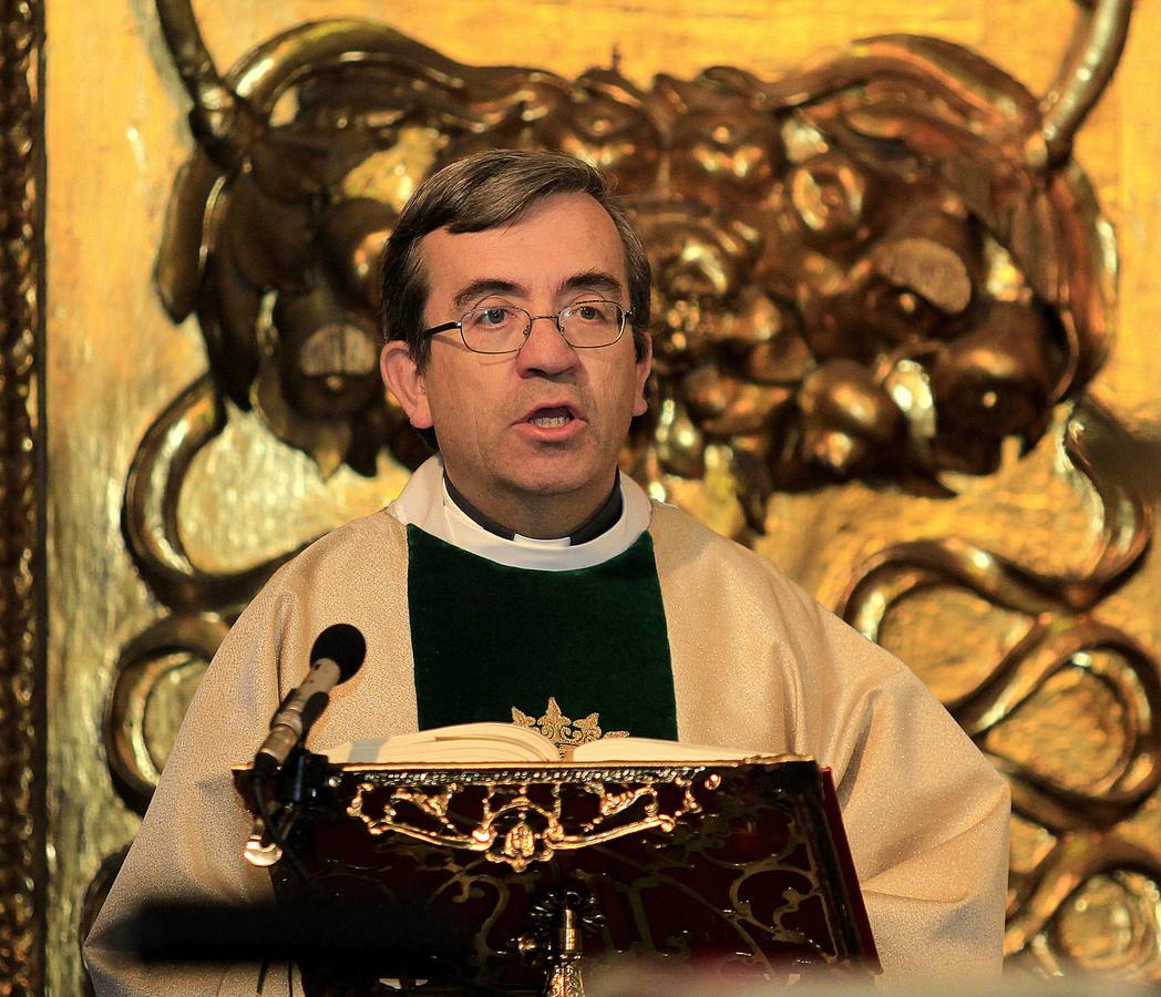 01.05.12 En la eucaristía durante la celebracion del triduo en honor al Lignum Crucis en la Iglesia de la Vera Cruz.