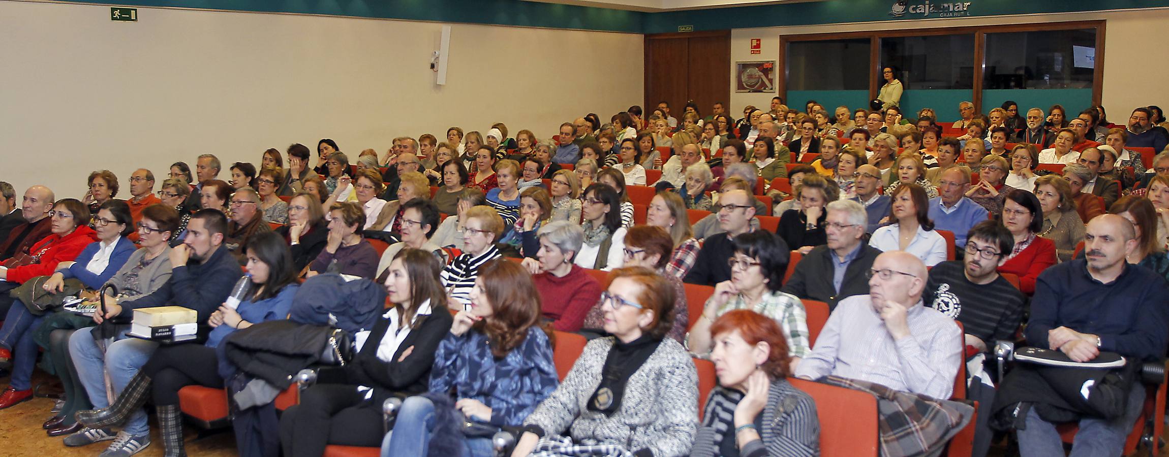 Julia Navarro, en el Aula de Cultura de El Norte de Castilla