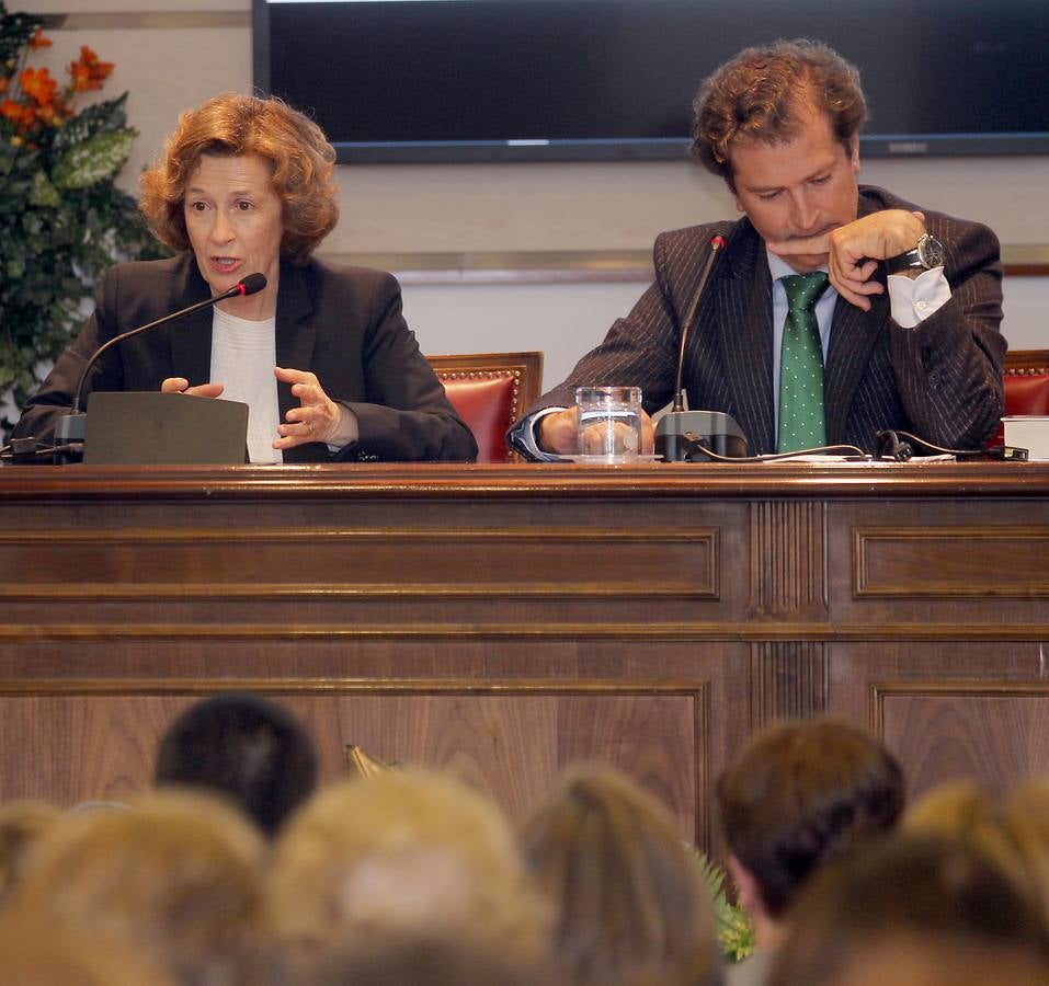 Julia Navarro, en el Aula de Cultura de El Norte de Castilla