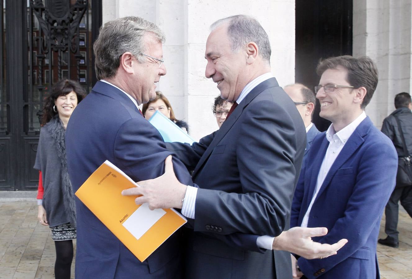 El alcalde de León, Antonio Silván, visita Valladolid