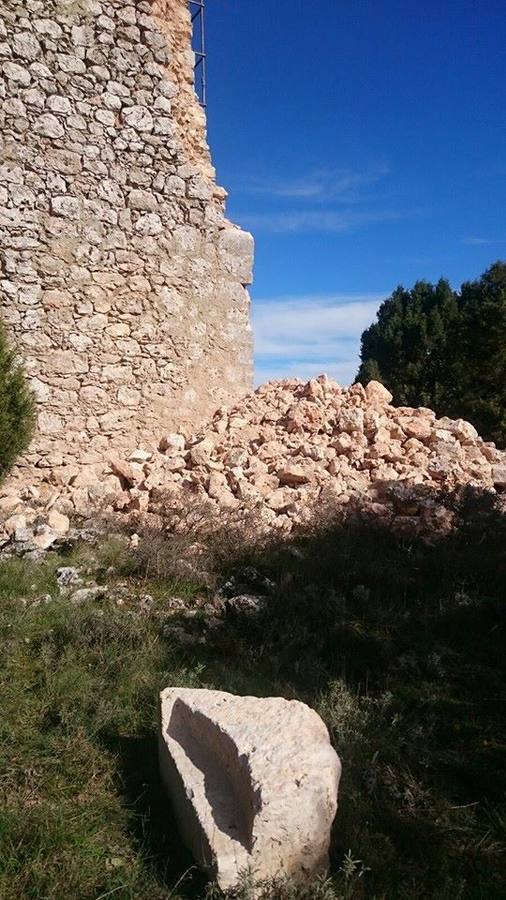 Las lluvias provocan un desprendimiento en el torreón de la Greda