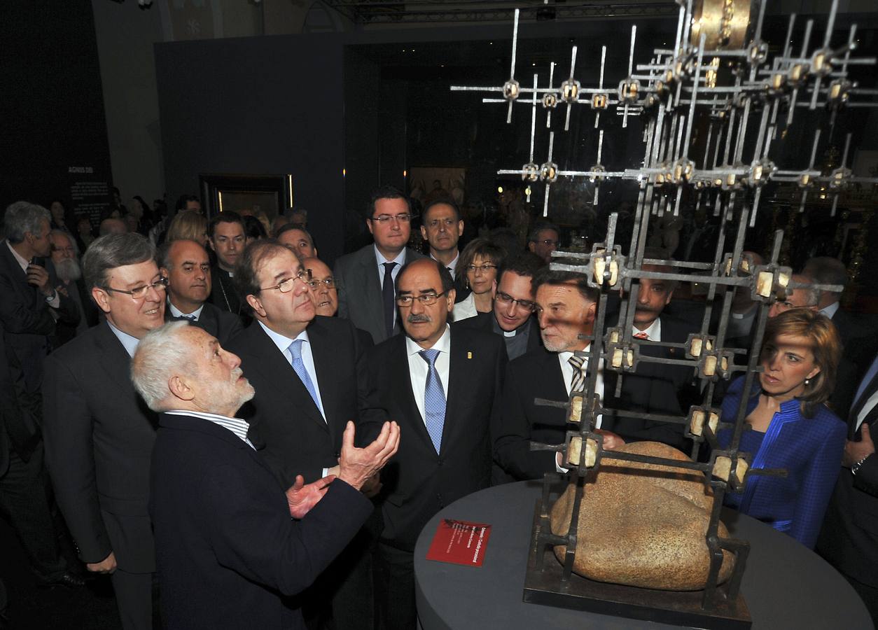 03.05.2011 José Manuel Fernández Santiago, Juan Vicente Herrera, Crescencio Martín Pascual y Miguel Alejo, durante la visita a la iglesia de Santiago el Real de Medina del Campo durante la inauguracion de la exposicion 'Passio' de Las Edades del Hombre.