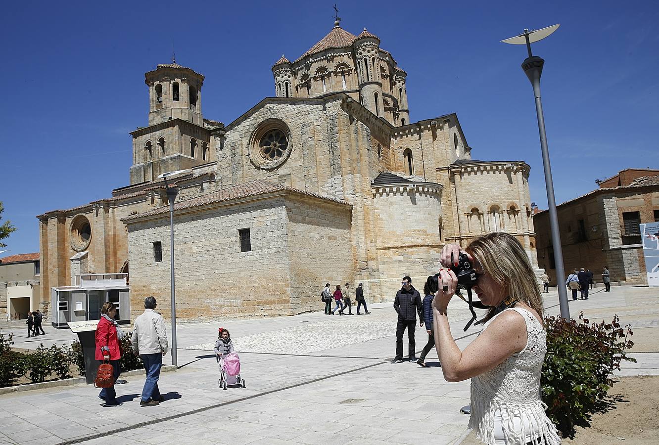 Las Edades del Hombre llenan las calles de Toro