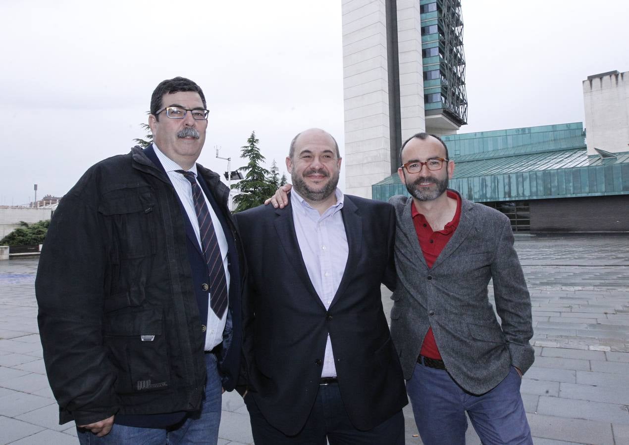 Rafael Santandreu y Julio Alfaro desbrozan con sus métodos el camino a la felicidad en el Aula de Cultura de El Norte