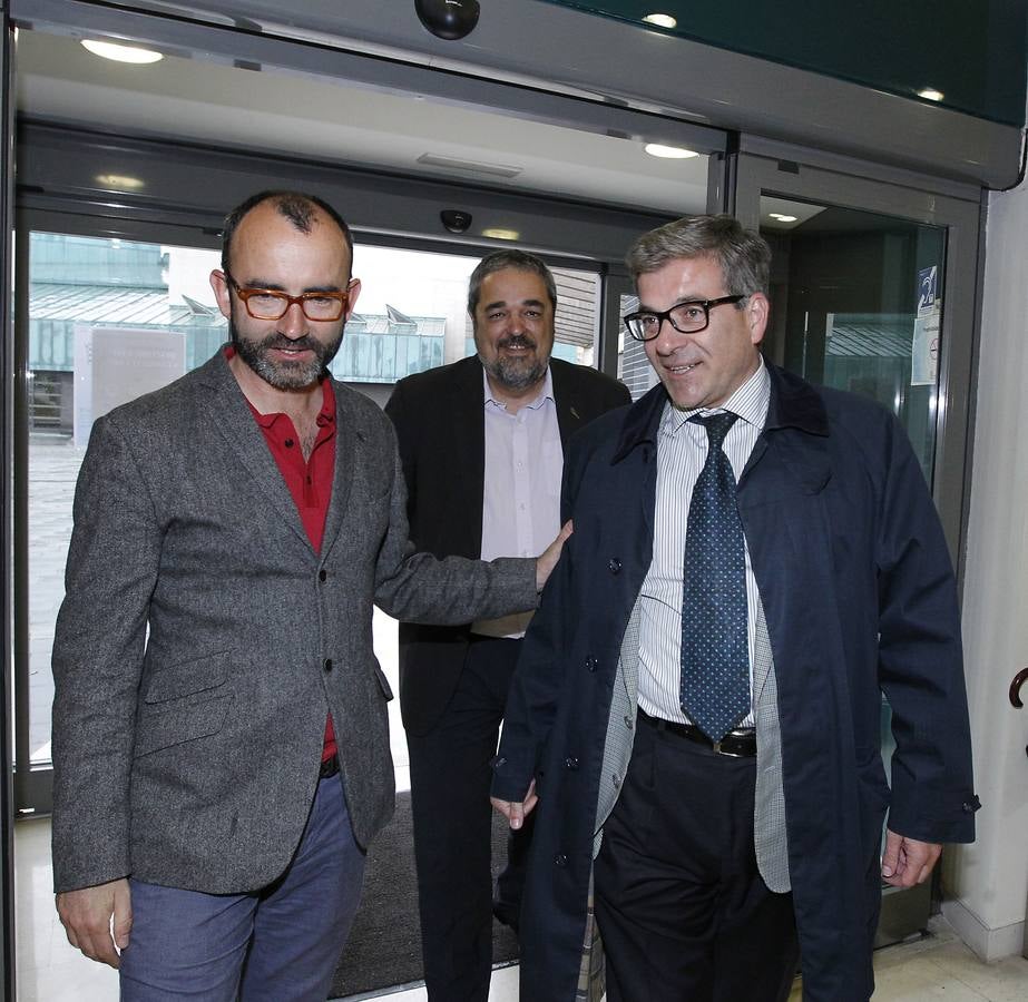 Rafael Santandreu y Julio Alfaro desbrozan con sus métodos el camino a la felicidad en el Aula de Cultura de El Norte