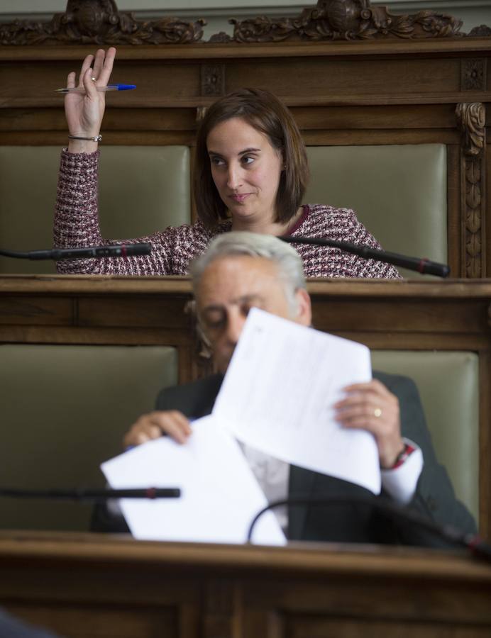 05.05.16 Pilar Vicente, en el Pleno del Ayuntamiento de Valladolid sobre la carta de conformidad al crédito del soterramiento.