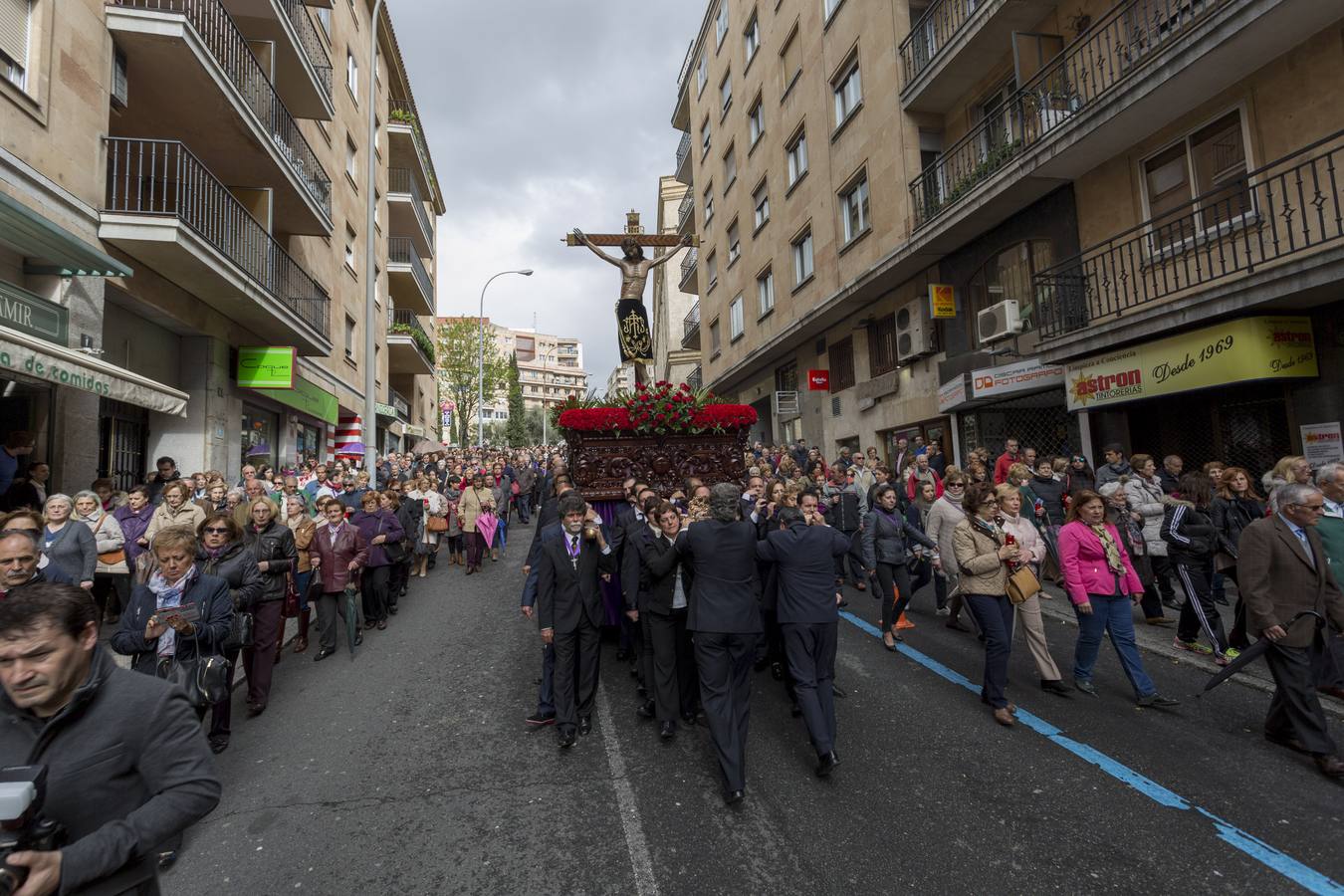 Procesión del Cristo de los Milagros celebrada en Salamanca