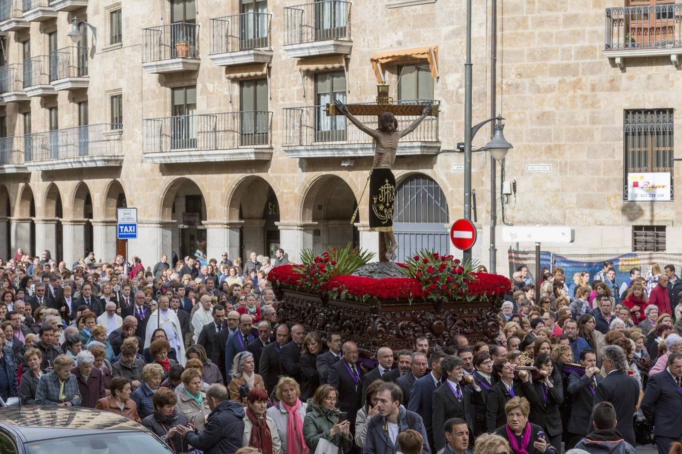 Procesión del Cristo de los Milagros celebrada en Salamanca