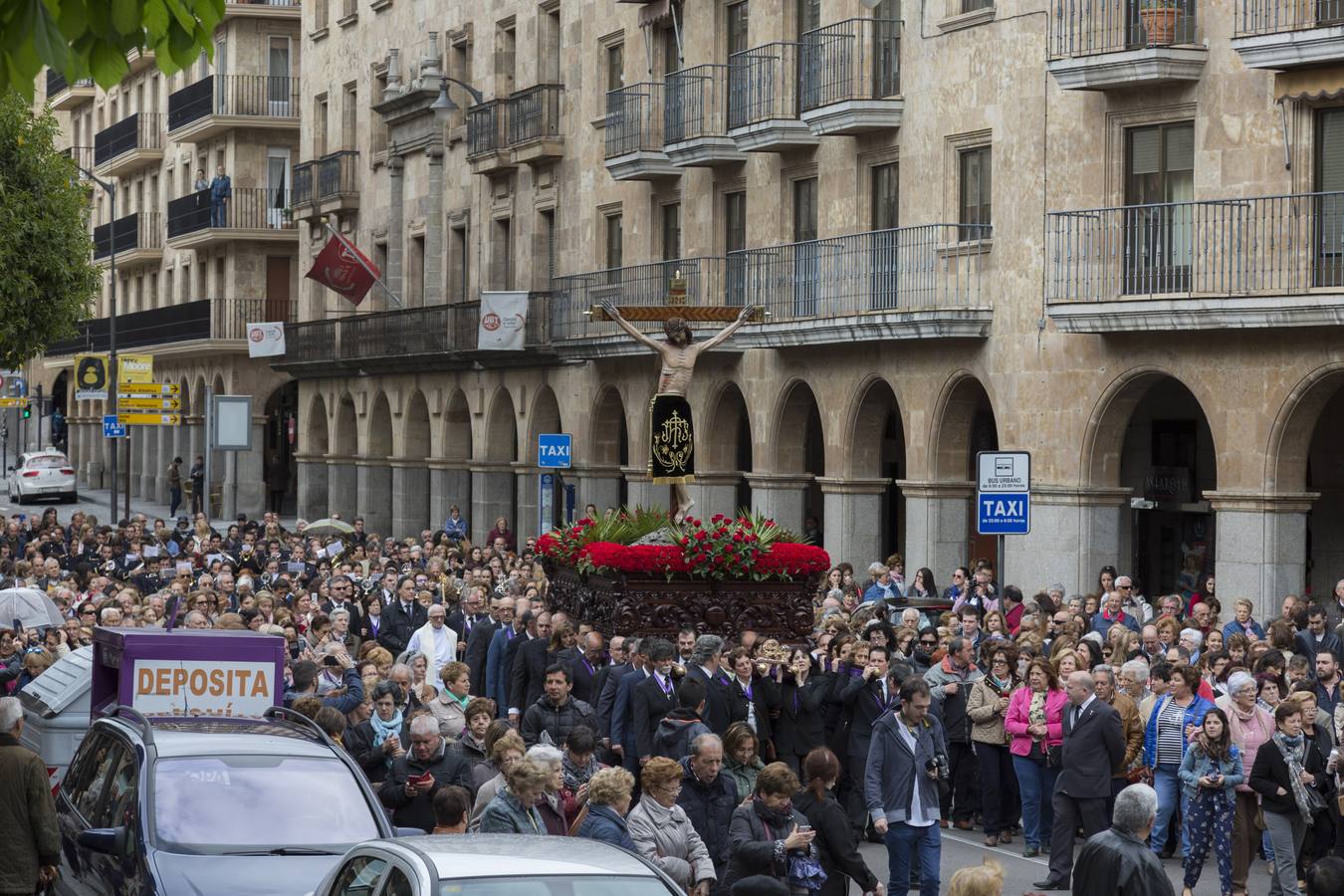 Procesión del Cristo de los Milagros celebrada en Salamanca