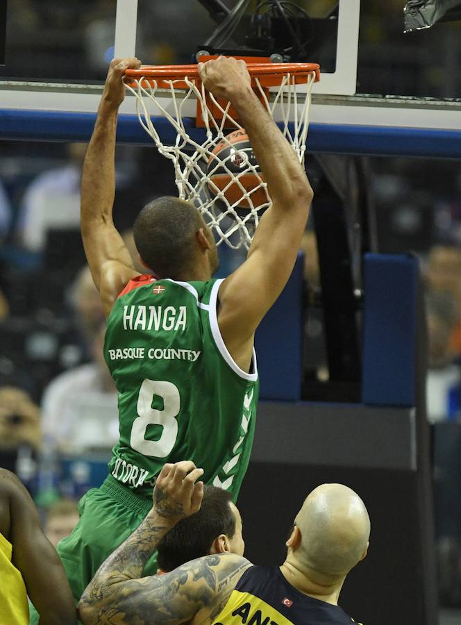 Las mejores imágenes del Fenerbahçe - Baskonia