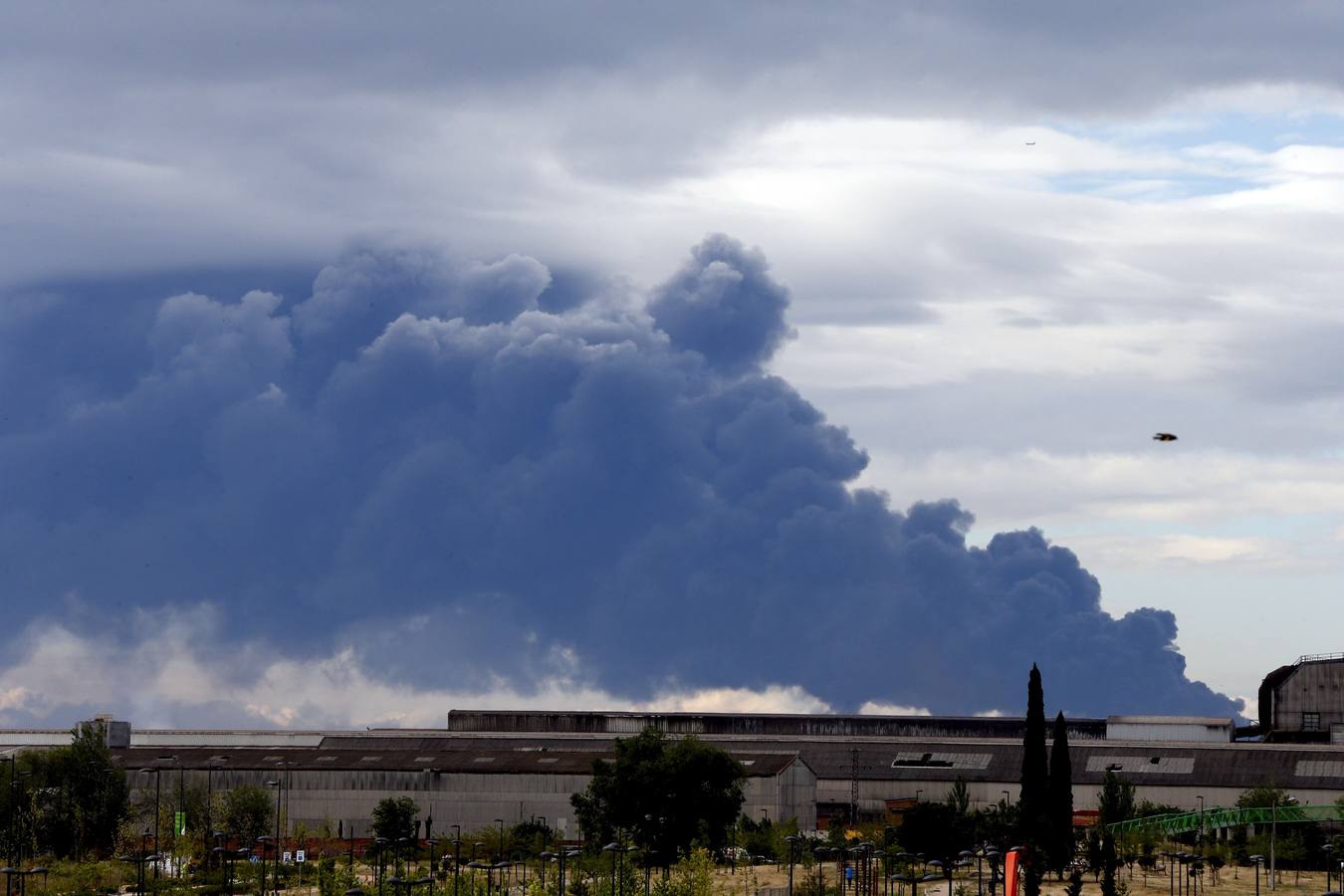 Incendio en el cementerio de neumáticos de Seseña