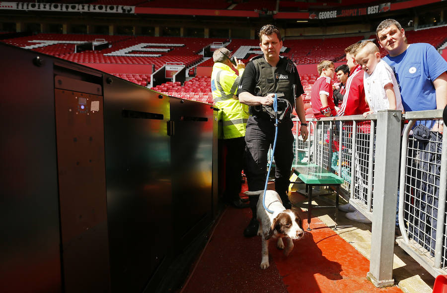 Las imágenes de la suspensión del partido del Manchester United -Bournemouth