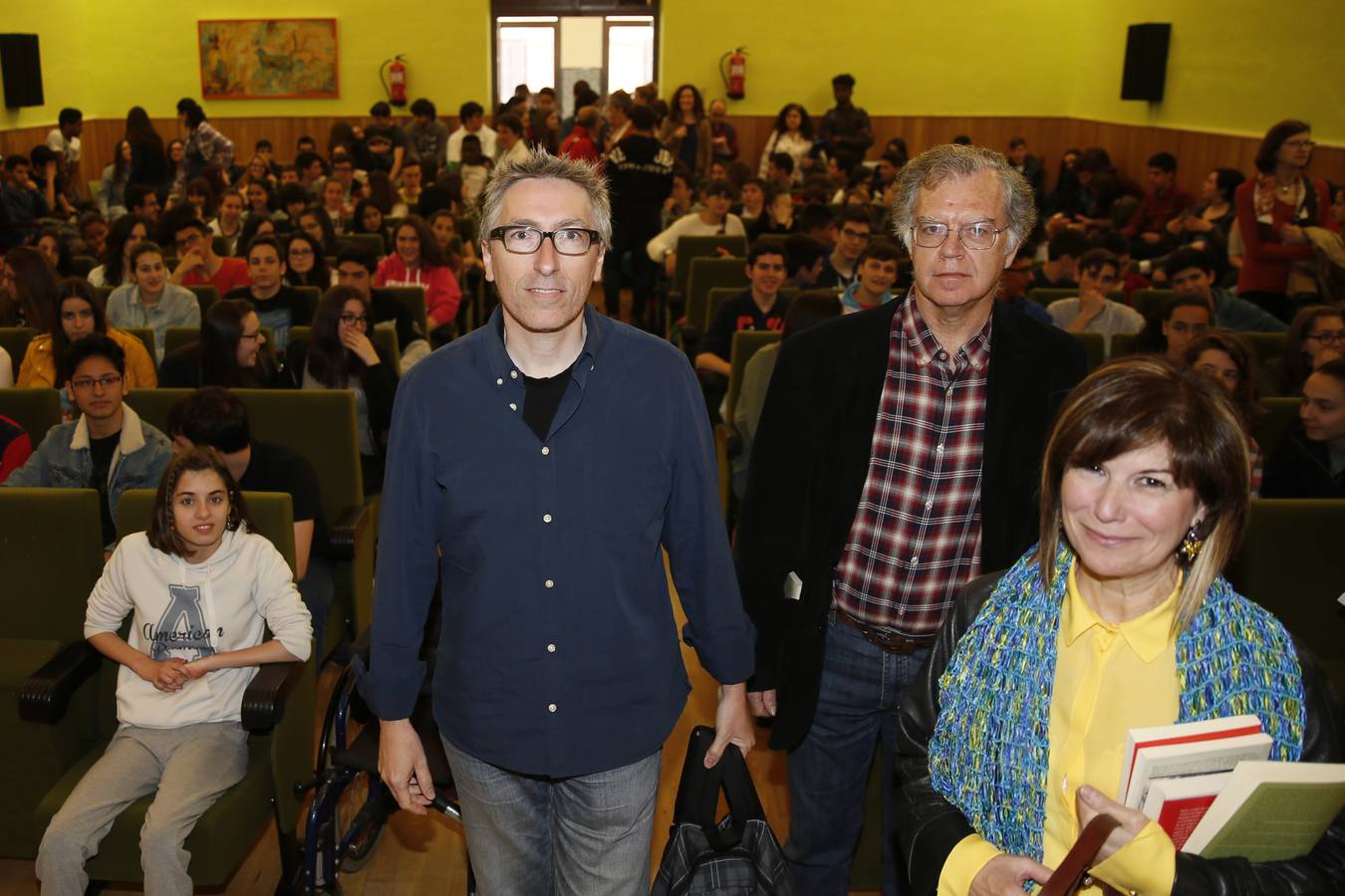 David Trueba participa en un encuentro con alumnos del IES Zorrilla